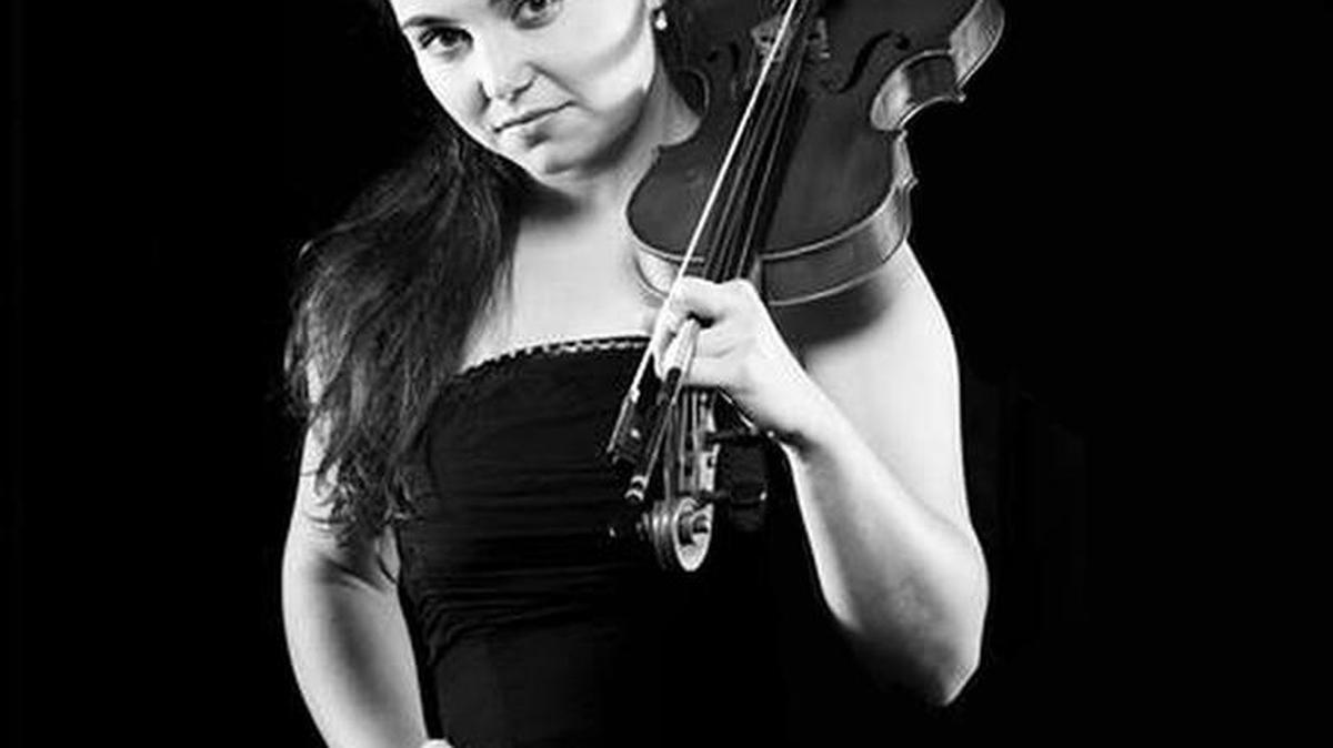 Elzbieta Tokarska, violin