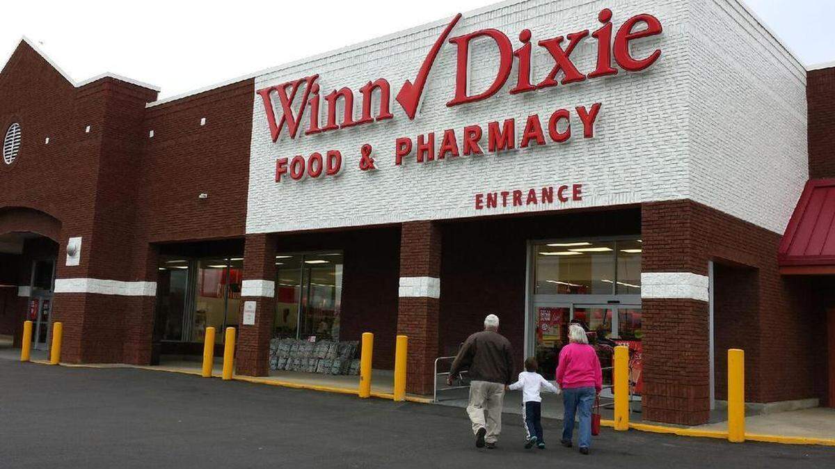 This Winn-Dixie store in the Ladonia area of Phenix City will be among only four stores operated by the chain once the 1100 Hunt Ave. location off Buena Vista Road shuts its doors by June. Winn-Dixie also has stores on Veterans Parkway, Macon Road and Milgen Road in Columbus. (Photo by Tony Adams/tadams@ledger-enquirer.com)