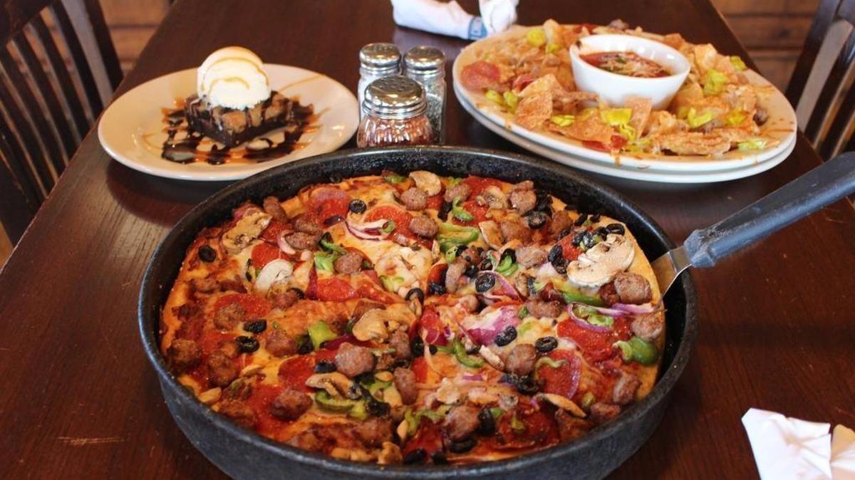 A restaurant that serves up a wide variety of Chicago-style pizza and craft beer is coming to Columbus Park Crossing, with a nearly 6,500-square-foot building being built on Whittlesey Boulevard. --