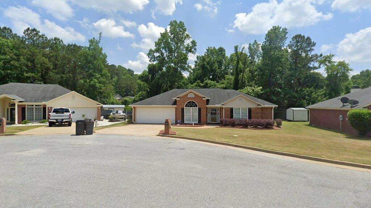 House on 5500 block of Stubben Court