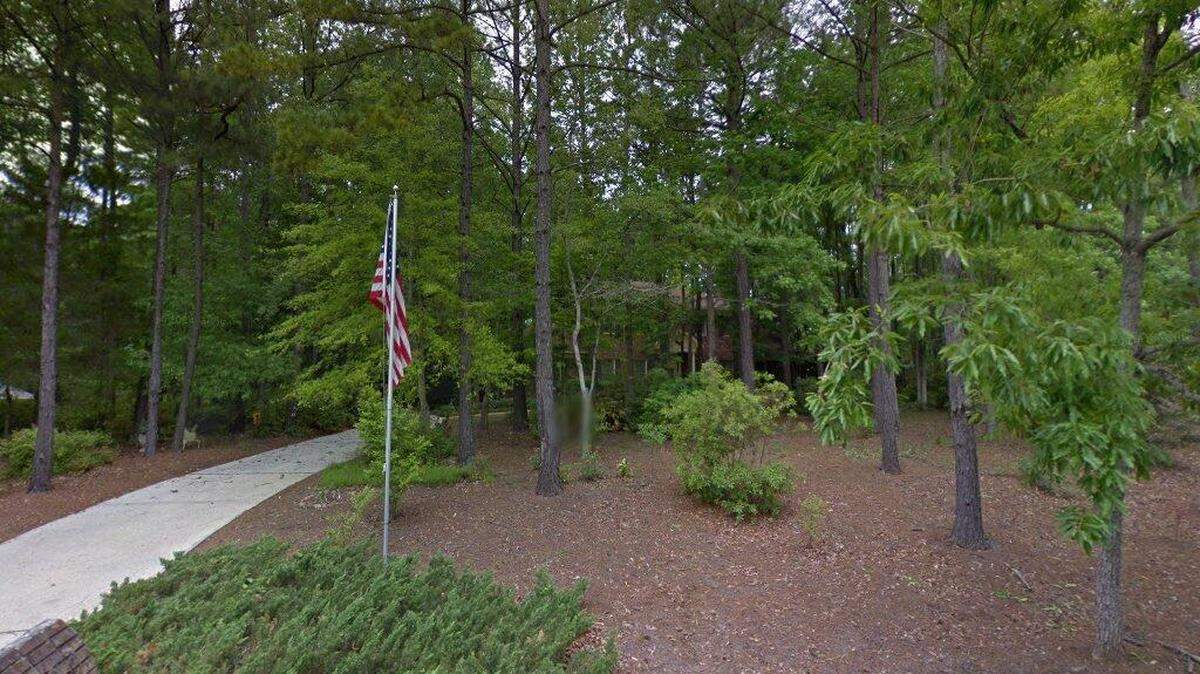 House on first block of Minuteman Court