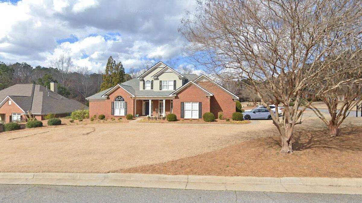 House on 4900 block of Turnberry Lane