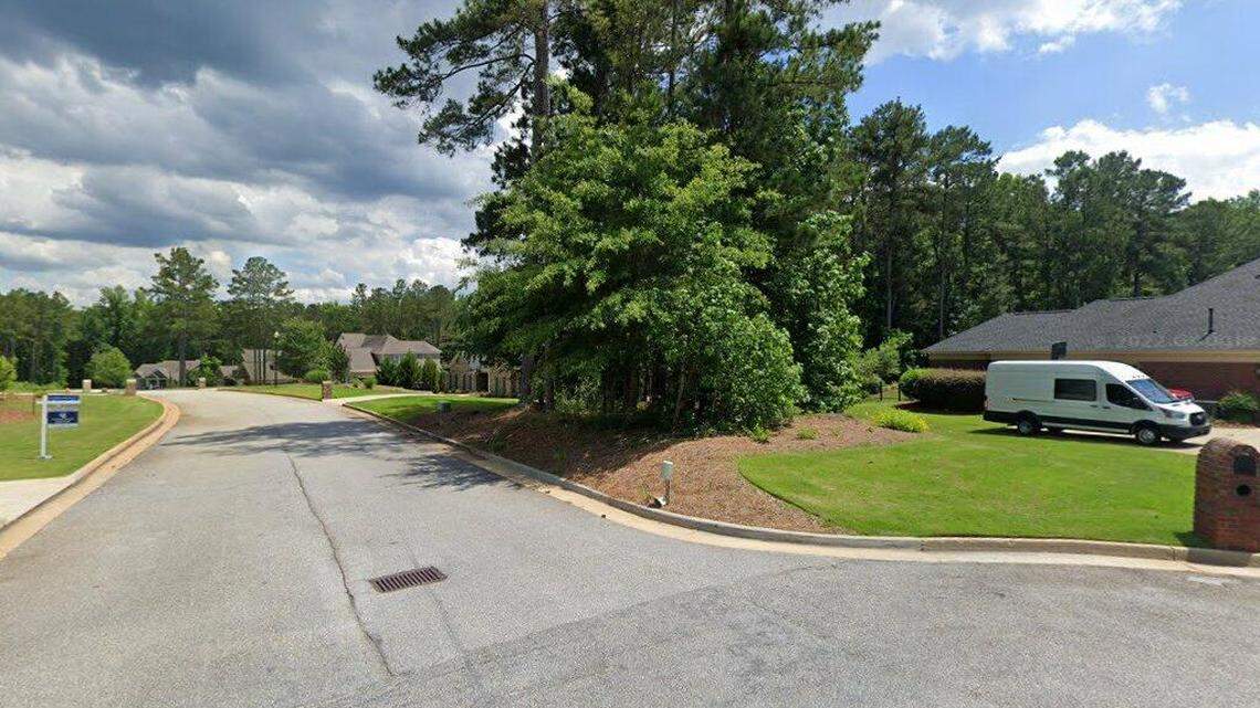 A 4-bedroom house sold in the Columbus area sells for $560,000. Here are the details.