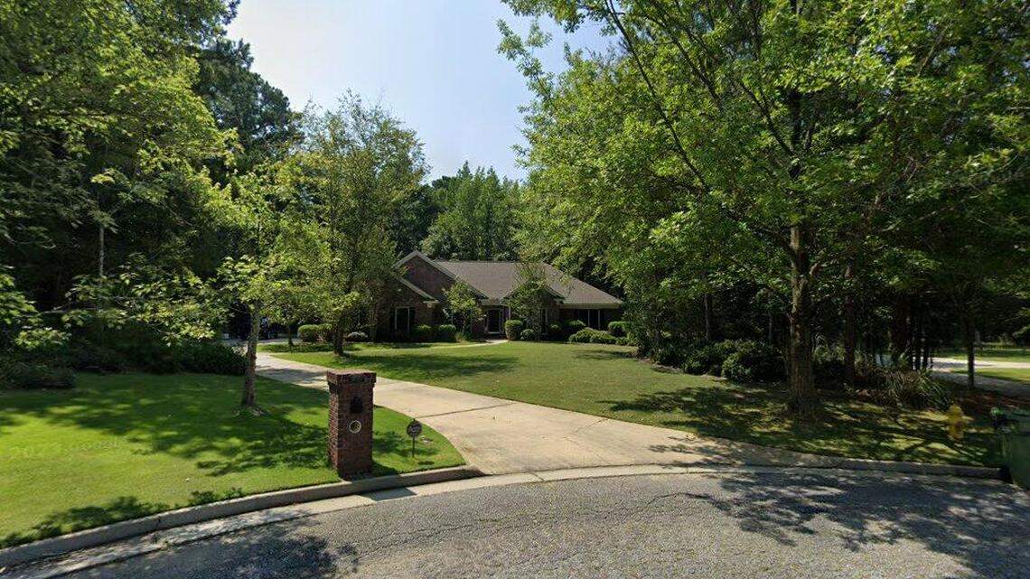 A 4-bedroom house sold in the Columbus area sells for $450,000. Here are the details.