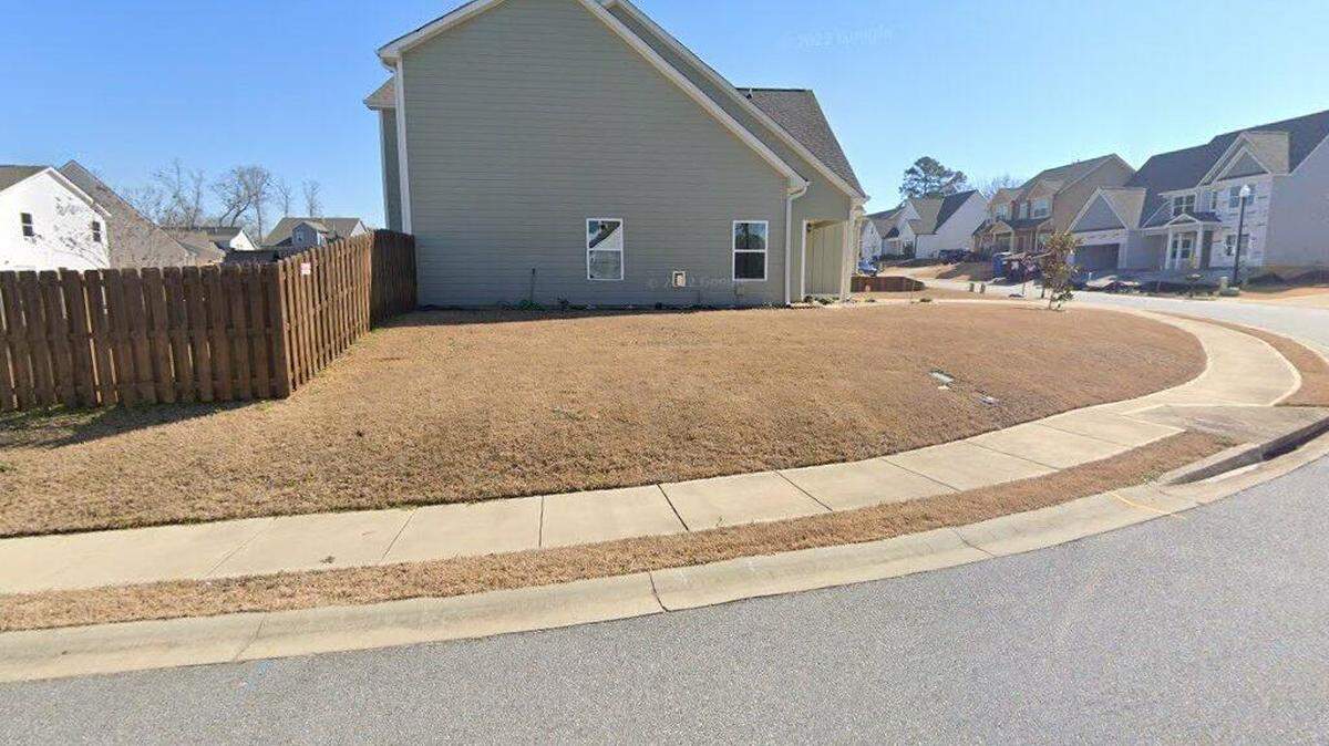 House on 7500 block of Mockernut Way