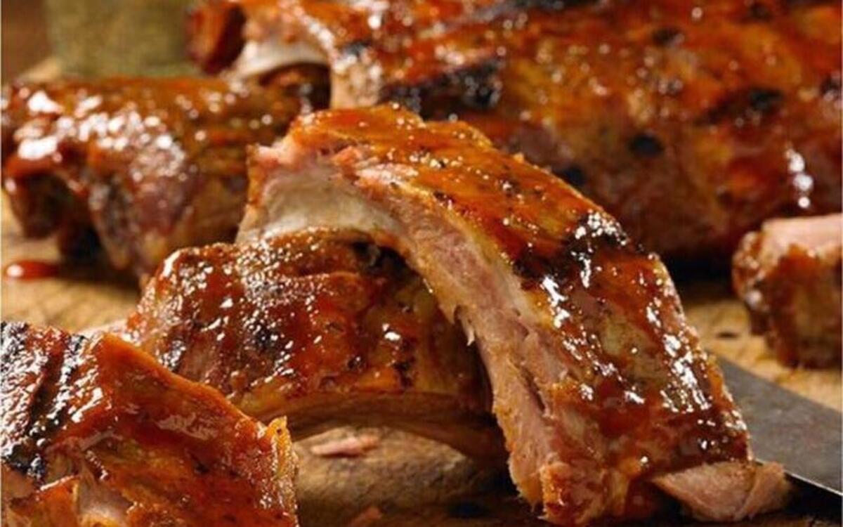 Shane’s Rib Shack in Columbus will be thanking customers next Saturday by giving away half a rack of baby back ribs, a 20-ounce beverage and T-shirt to the first 101 people in line that day. The same 101 guests also will be eligible for a drawing companywide for five cash prizes of $2,500. --