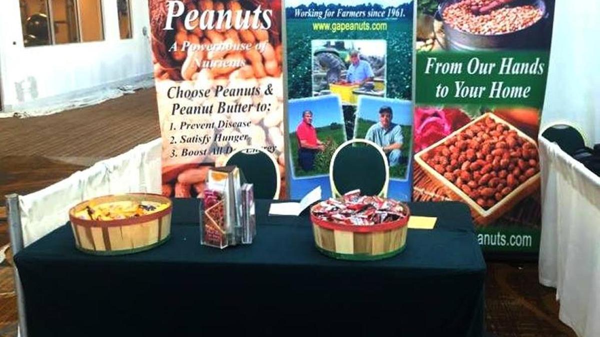 Peanut Industry gave peanut butter to food bank