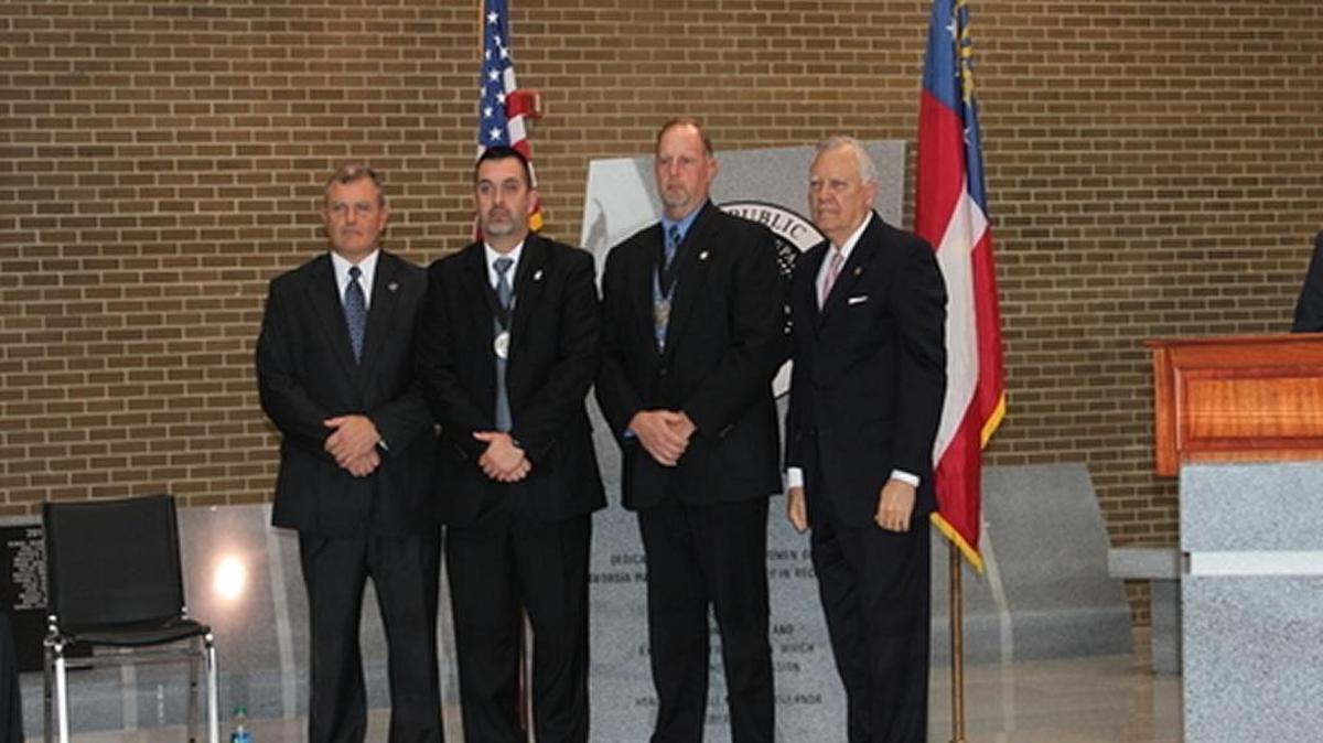 Agents honored for bravery