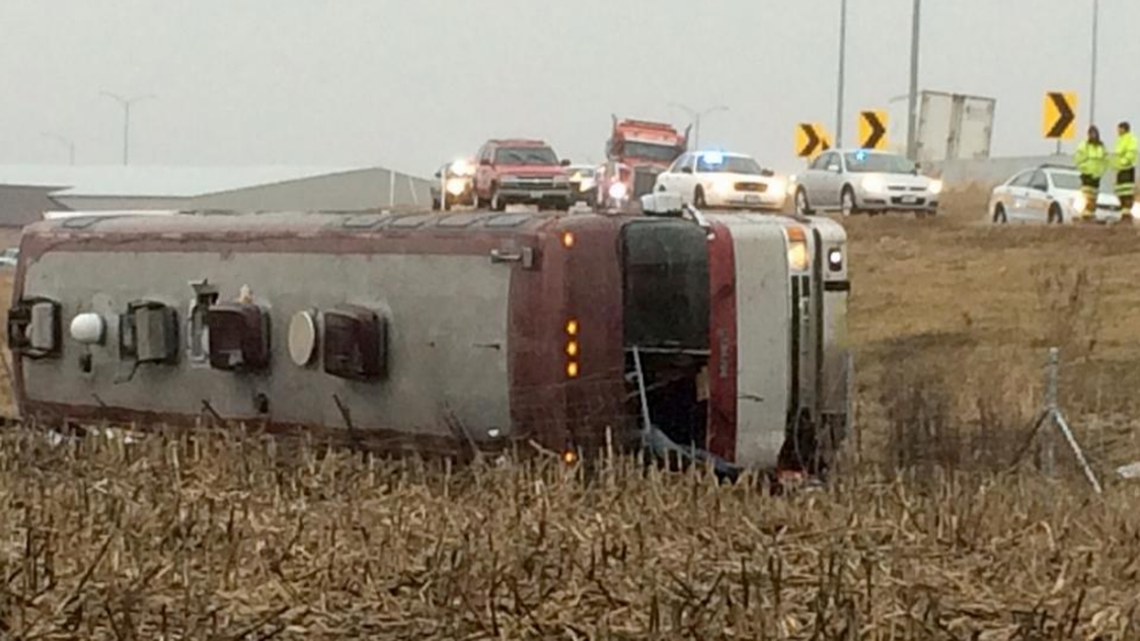 The Columbus Cottonmouths bus crashed in Illinois Thursday afternoon while on the way to Peoria for weekend games.