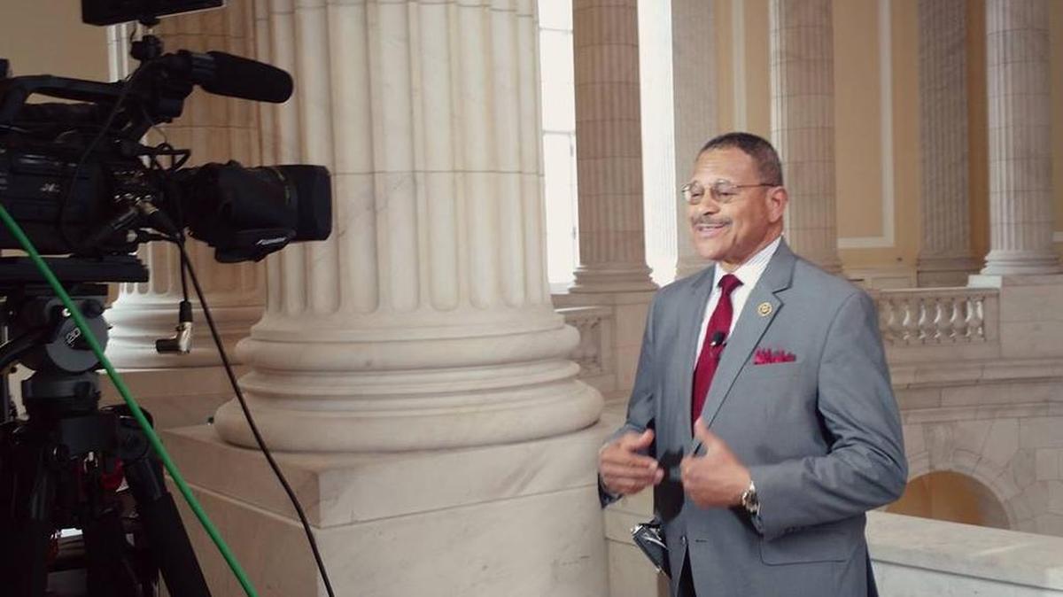 Sanford Bishop to hold town hall meeting
