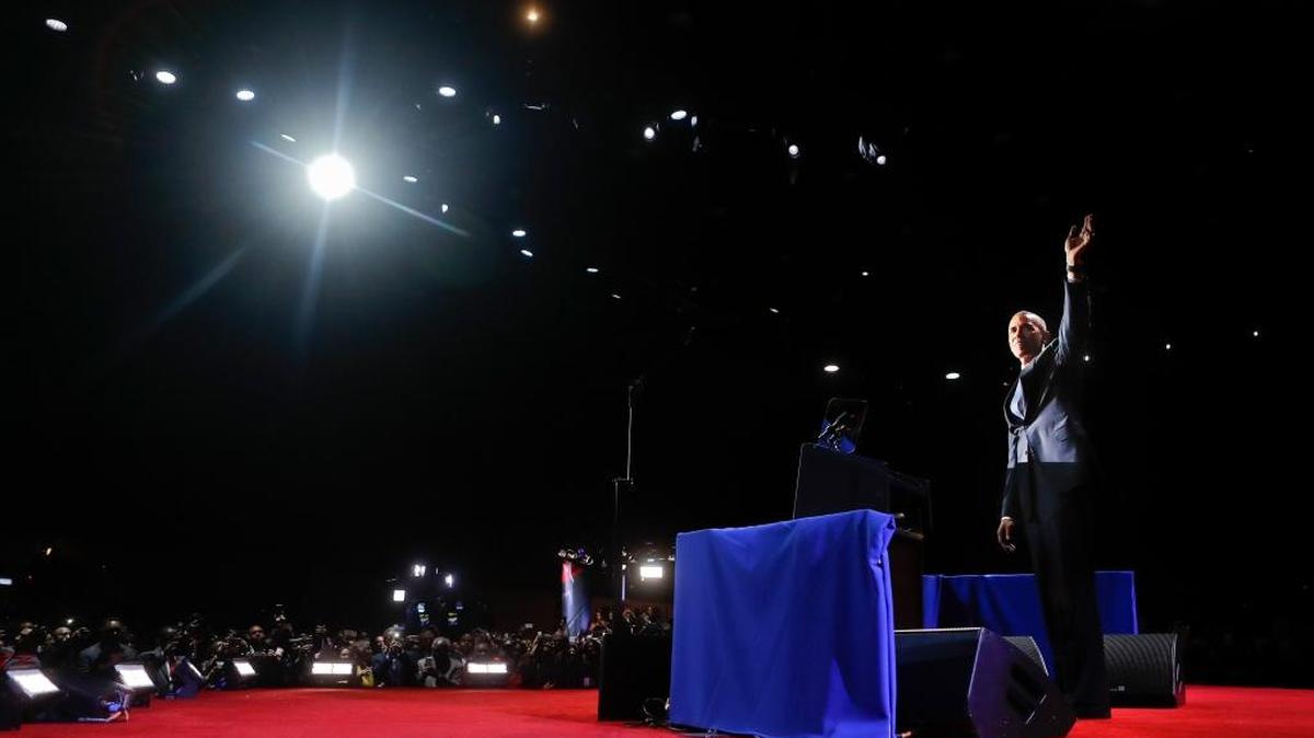 President Barack Obama waves as he takes the stage to speak during his farewell address at McCormick Place in Chicago on Tuesday.