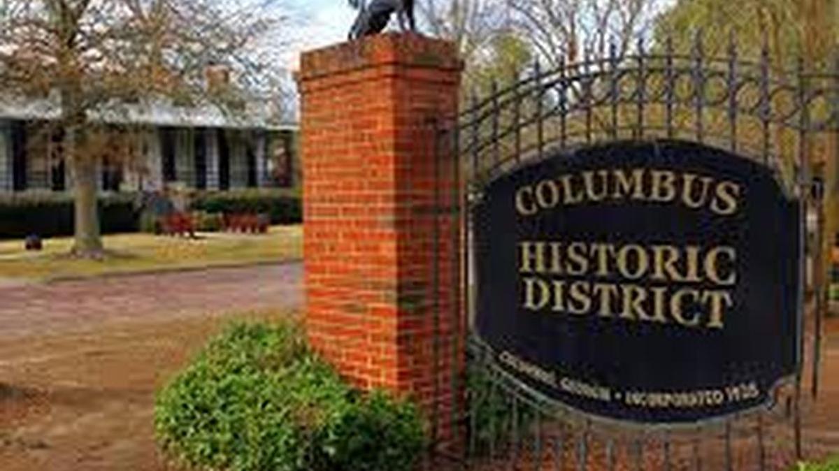 Residents of the Columbus Historic District awoke to the strong smell of possible natural gas Tuesday morning.