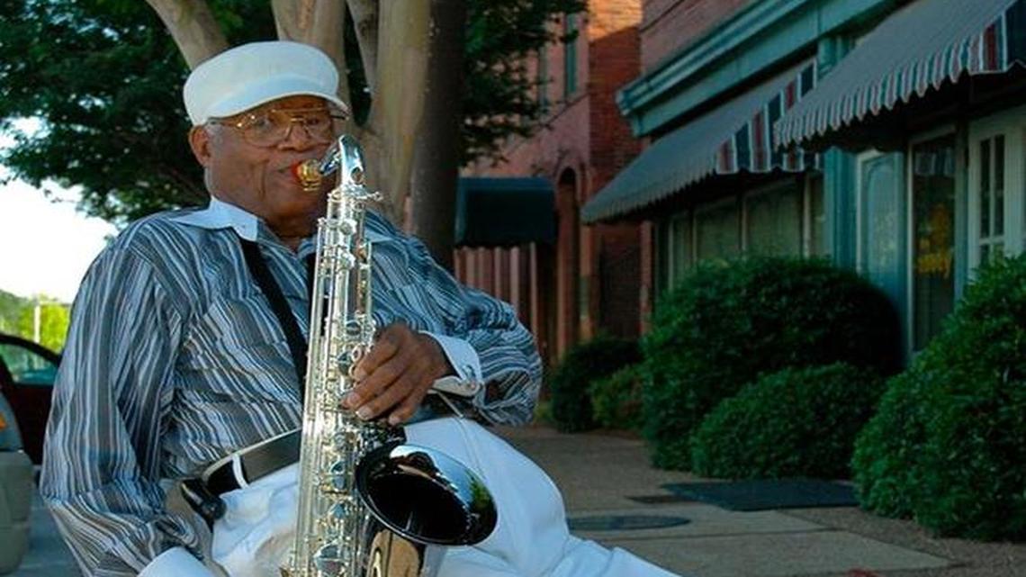 Ed Cox gets a proper sendoff