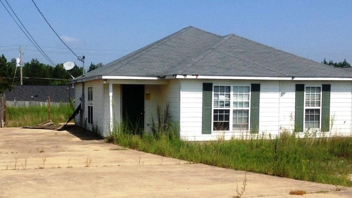House on Mill Pond Lane in Phenix City is being used for parties by teens, a neighbor says.