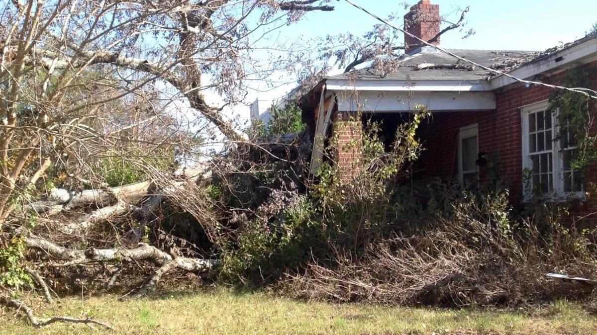There’s progress being made in the case of this damaged house on Virginia Street a few blocks from Weracoba Park.