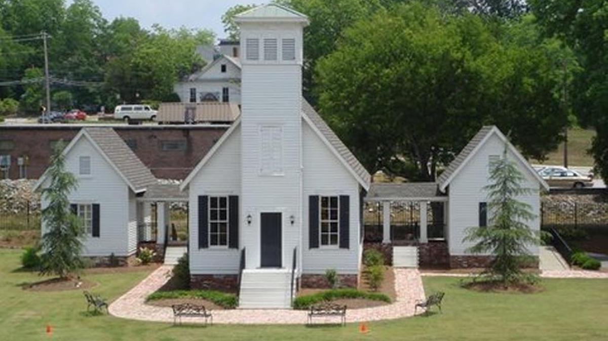 Lummus Chapel was built in 1890