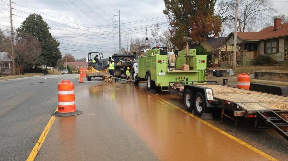 About noon on Monday Columbus Water Works crews were working in the center lane of Second Avenue in the 4000 block across from the animal hospital.