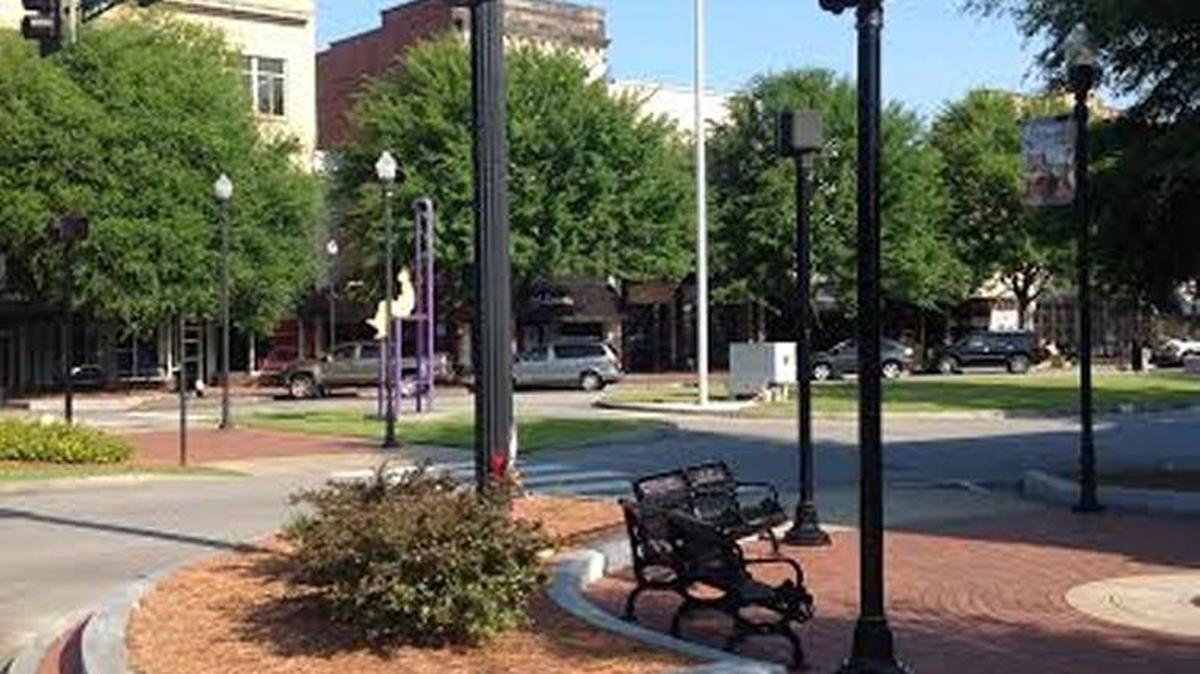 An American flag will be raised on the new flag pole near the intersection of Broadway and 11 th Street on Sunday.