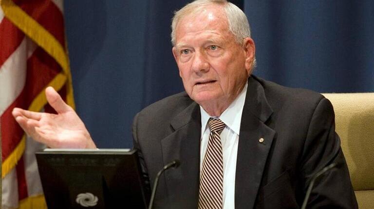 He ‘defined servant leadership.’ Ex-Columbus mayor and police chief Jim Wetherington dies