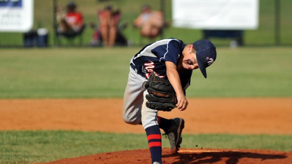 Northern’s Carson Ward pitches in the first inning of the 9-10 baseball championship on Tuesday. Northern beat American 3-1.