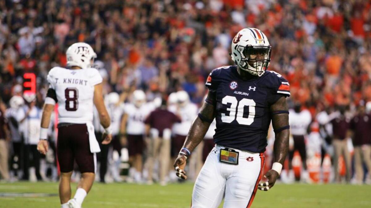 Auburn linebacker Tre Williams looks to the crowd at Jordan-Hare Stadium on Saturday, Sept. 17, 2016.