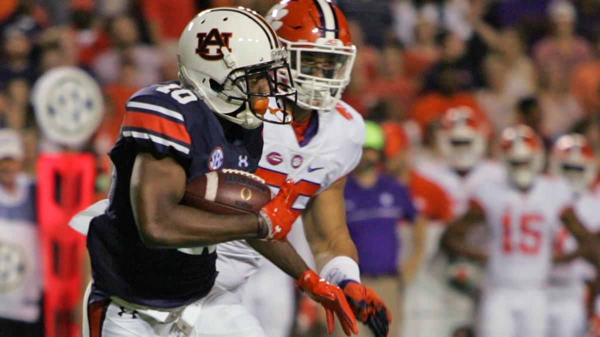 Auburn running back Stanton Truitt carries the ball against Clemson Saturday, Sept. 3, 2016 at Jordan-Hare Stadium.