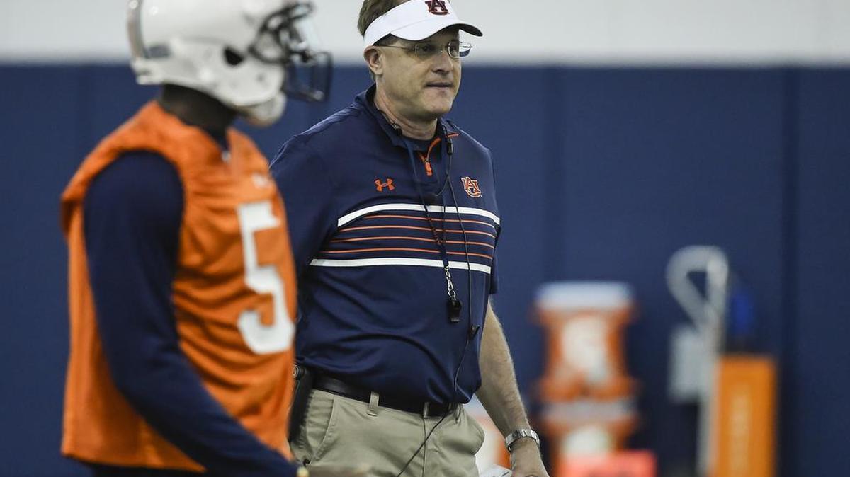 Auburn coach Gus Malzahn coaches spring football practice on Thursday, March 3, 2016.