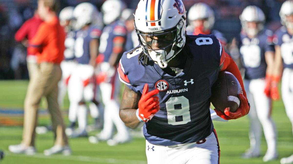 Auburn wide receiver Tony Stevens runs drills before playing Arkansas Saturday, Oct. 22, 2016 at Jordan-Hare Stadium.
