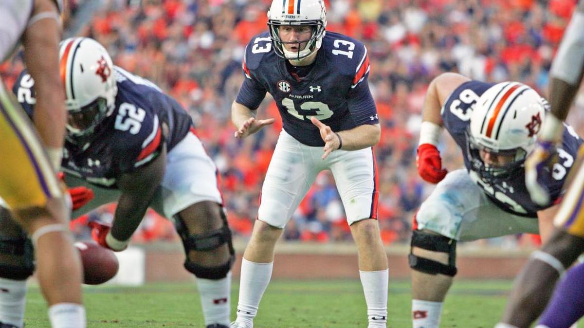 Auburn quarterback Sean White waits for the snap against LSU Saturday, Sept. 24, 2016 at Jordan-Hare Stadium.