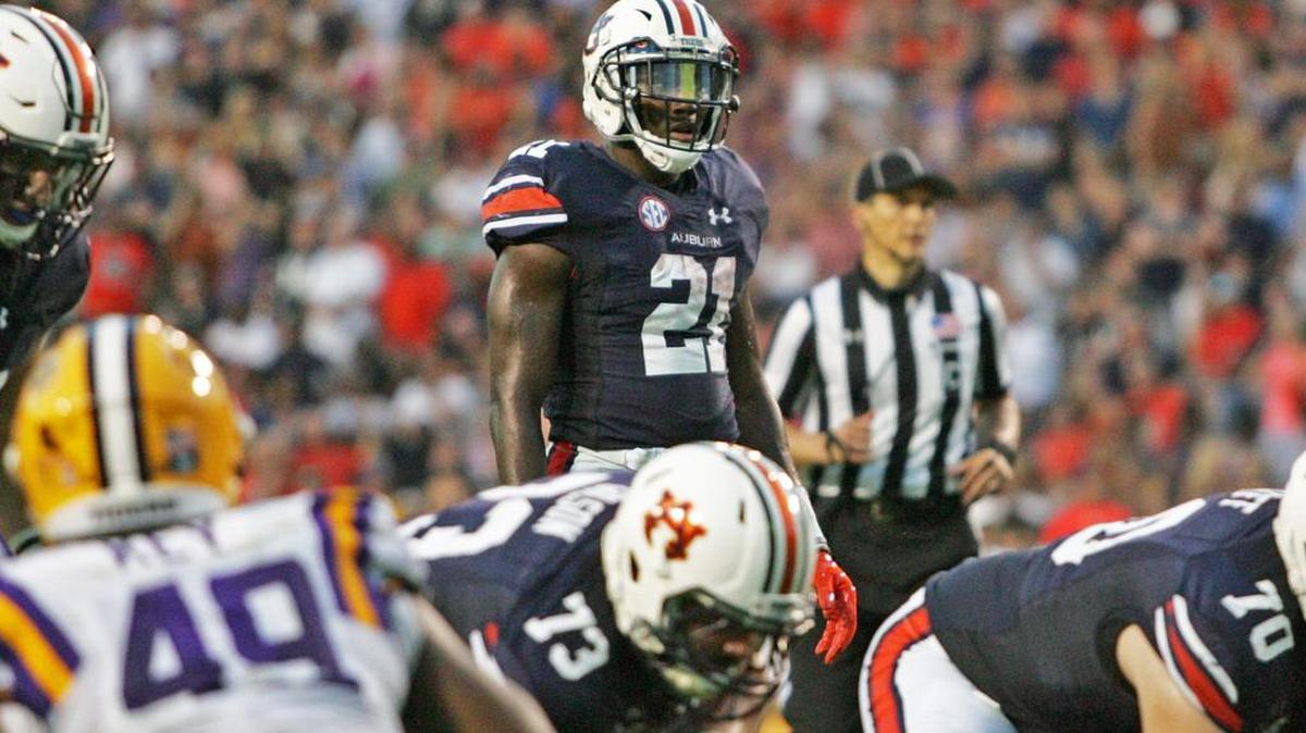 Auburn running back Kerryon Johnson in the wildcat formation against LSU Saturday, Sept. 24, 2016 at Jordan-Hare Stadium.