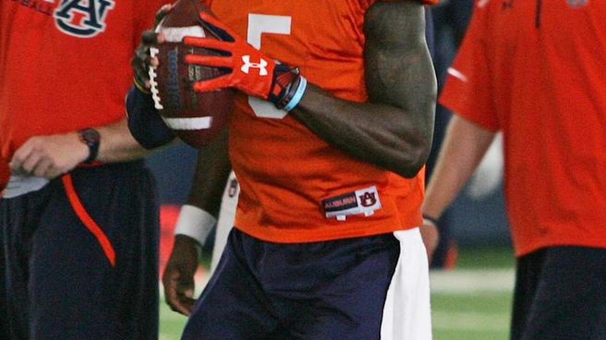Auburn quarterback John Franklin III runs drills at practice on Friday, August 5, 2016.