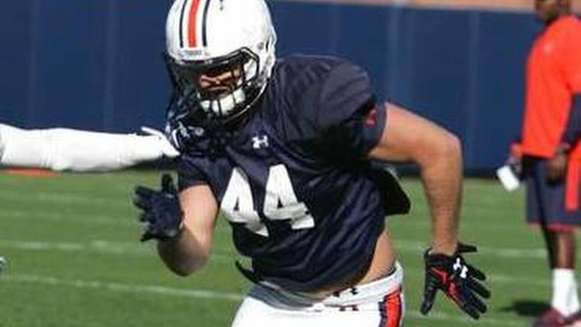 Former Auburn tight end Landon Rice practices during the spring.