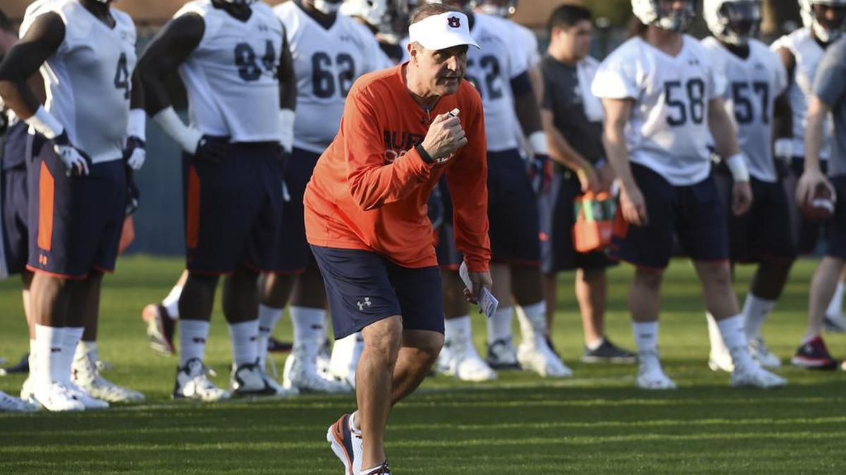 New Auburn defensive coordinator Kevin Steele watches spring football practice on Tuesday, March 1, 2016 in Auburn, Ala.