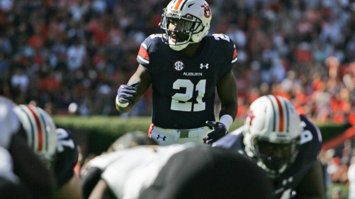 Auburn running back Kerryon Johnson runs the wildcat against Vanderbilt Saturday, Nov. 5, 2016 at Jordan-Hare Stadium.