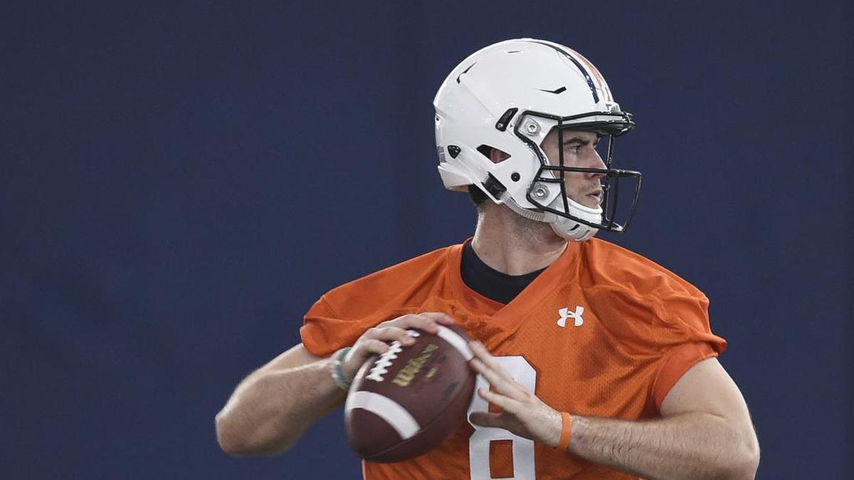 Auburn quarterback Jarrett Stidham works out Tuesday, Feb. 28, 2017, during the first day of spring football practice at the Auburn Athletics Complex in Auburn, Ala.