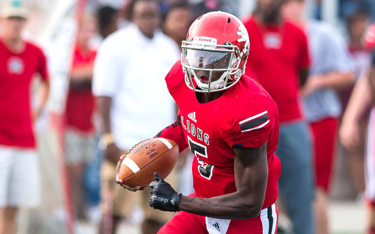 EMCC quarterback John Franklin III runs the ball during the regular season. (Bob Smith | East Mississippi Community College)