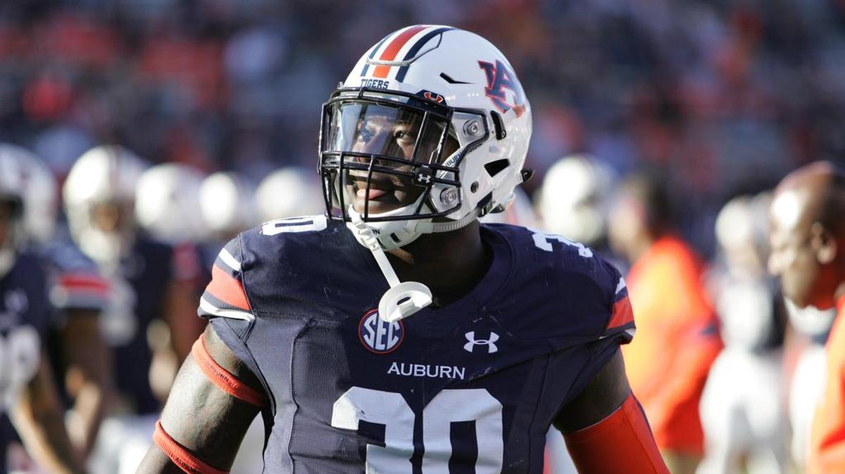 Auburn linebacker Tre' Williams on the field warmin up for Arkansas Saturday, Oct. 22, 2016 at Jordan-Hare Stadium.