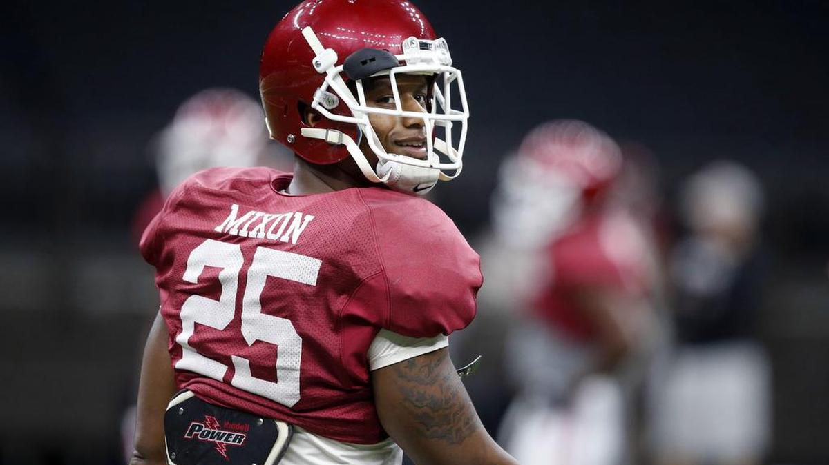 Oklahoma running back Joe Mixon, No. 25, smiles during practice in New Orleans, Thursday, Dec. 29, 2016, for the Sugar Bowl NCAA college football game, which will be played Jan. 2, 2017 against Auburn.
