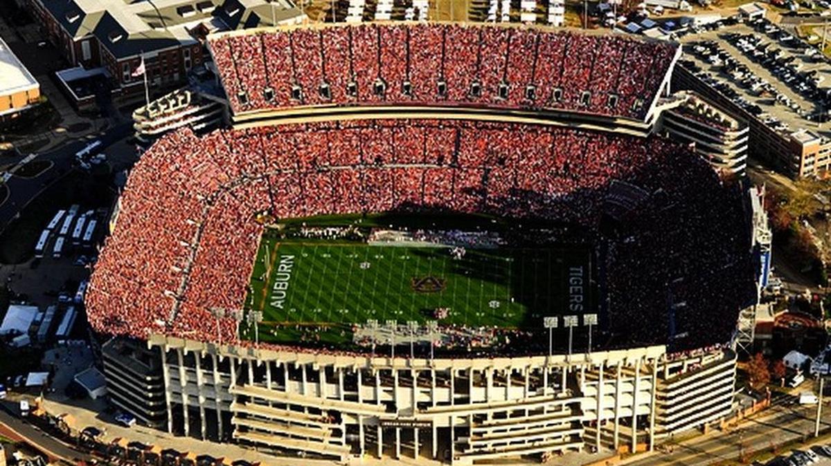 Auburn will host Southern Miss at Jordan-Hare Stadium in 2018 and 2020.