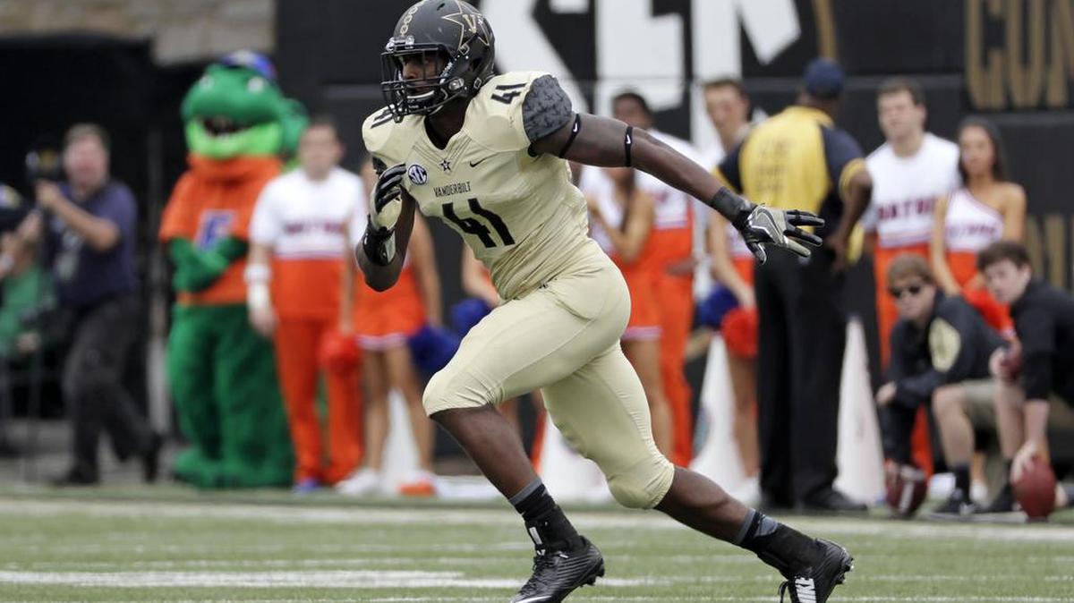 Vanderbilt linebacker Zach Cunningham plays against Florida in Nashville, Tenn on Oct. 1, 2016.