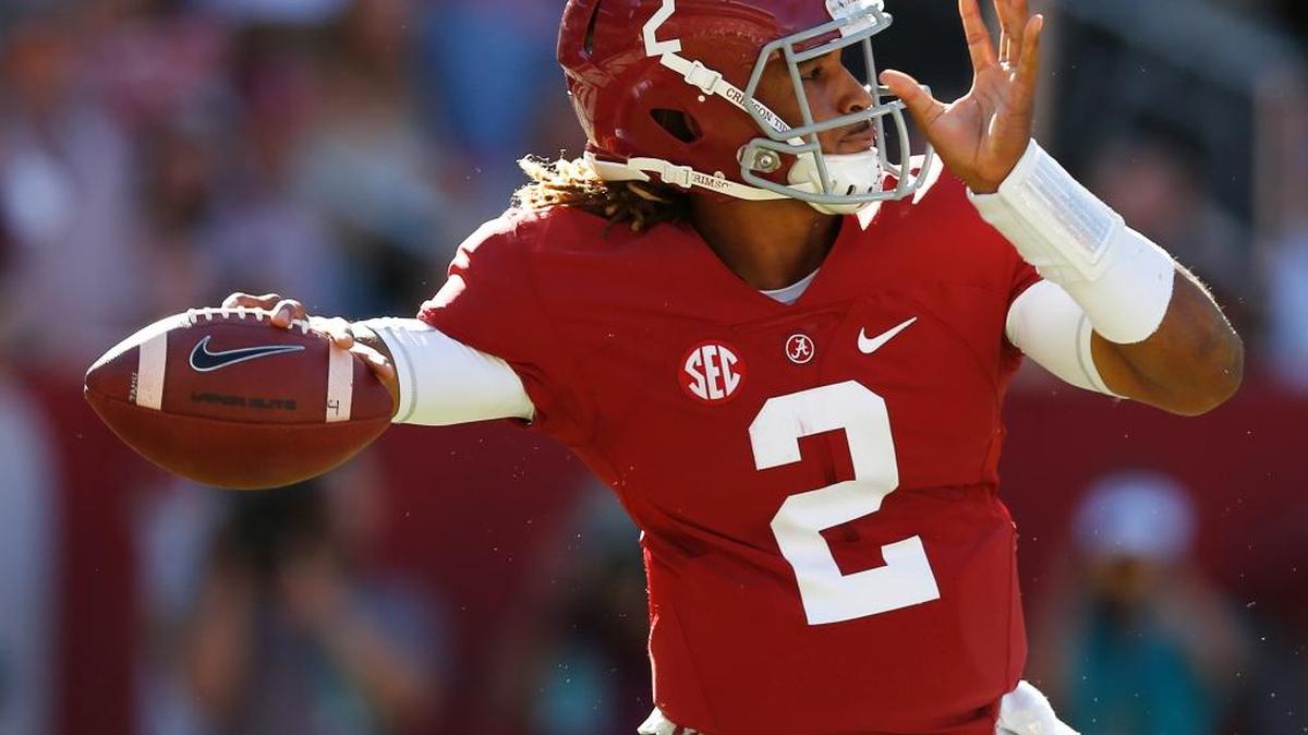 Alabama quarterback Jalen Hurts sets up to pass during the first half against Texas A&M on Oct. 22 in Tuscaloosa, Ala.