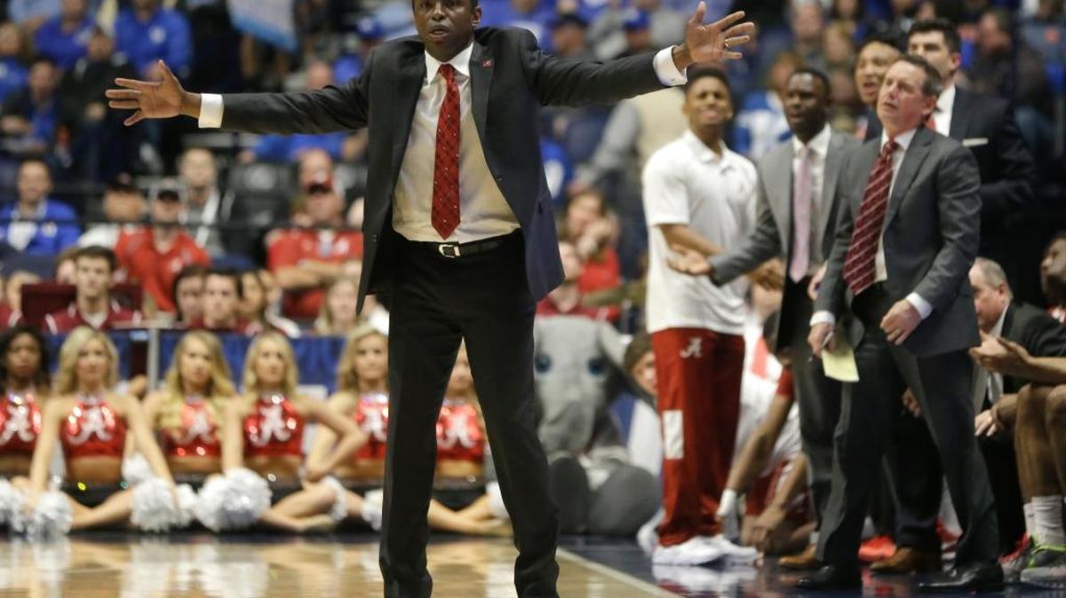 Alabama head coach Avery Johnson reacts to a call during the Kentucky game in the Southeastern Conference tournament in Nashville, Tenn., on Friday.
