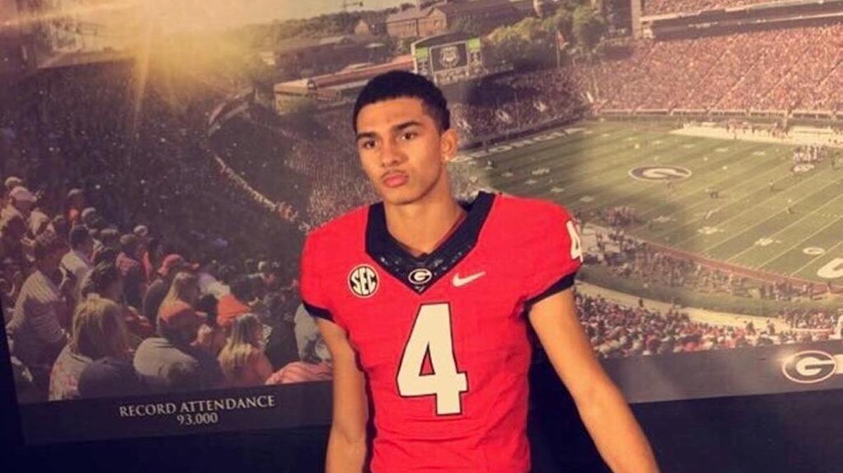 Jadon Haselwood is considering Georgia in his final three schools.