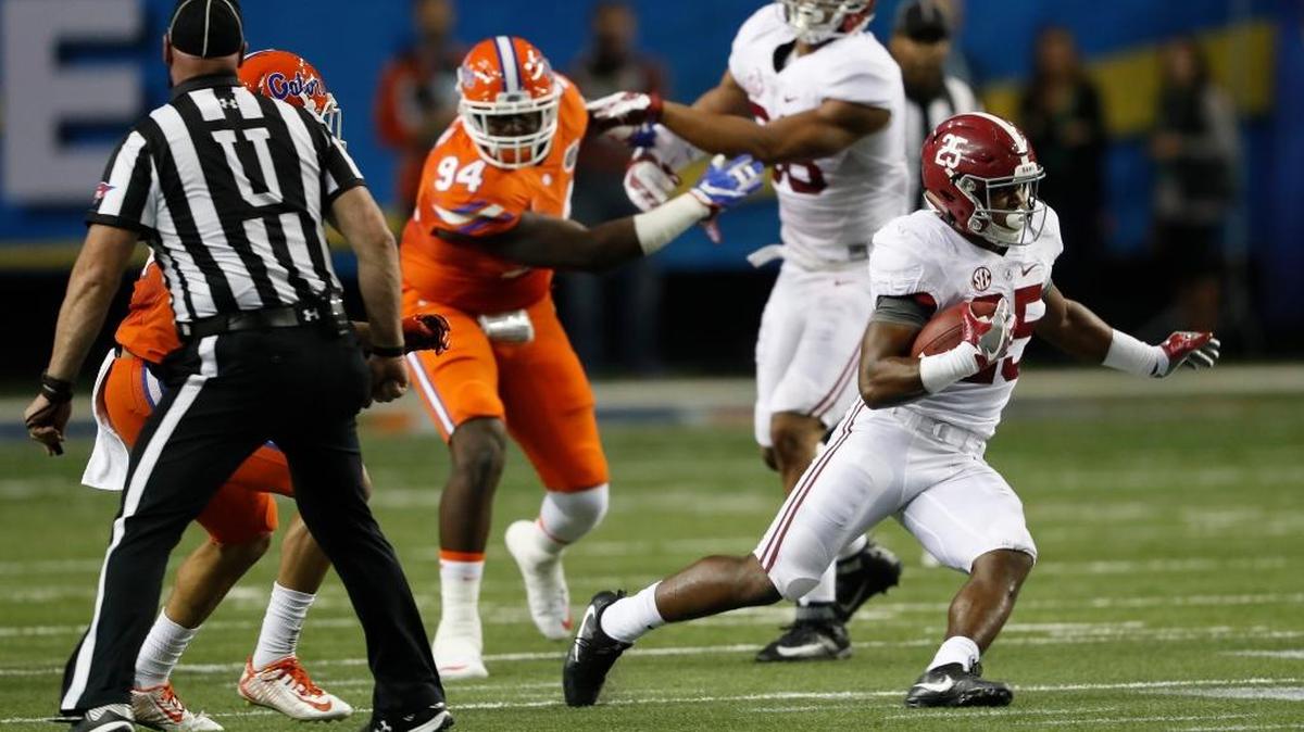 Alabama’s Josh Jacobs (25) runs against Florida during the first half of the Southeastern Conference championship game Saturday in Atlanta.