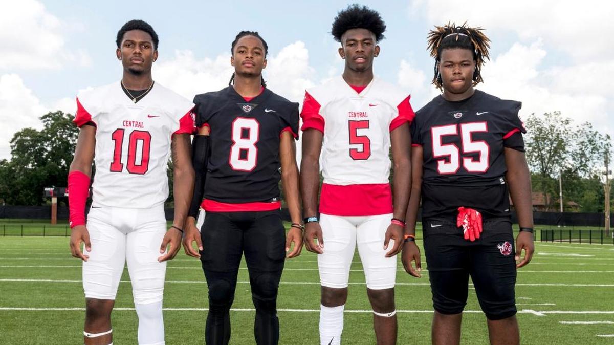 Central defensive back Ray Thornton (10) commits to Clemson and is lined up to reunite with former teammate Justyn Ross (5)