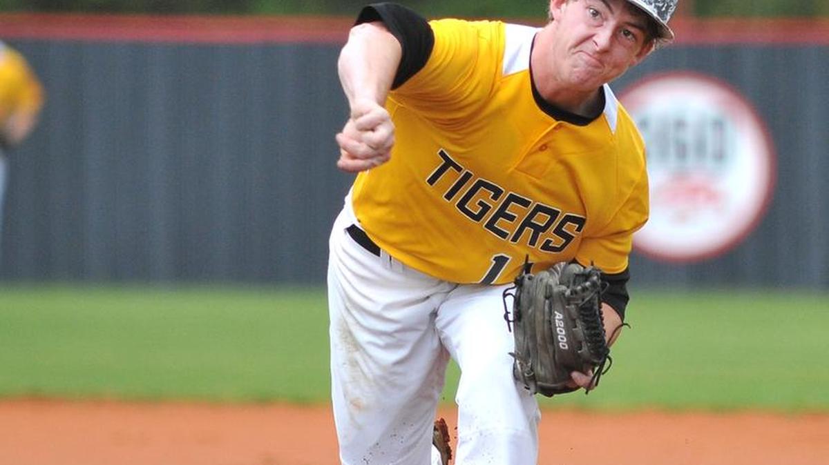 Harris County’s starting pitcher Matthew Becker pitches in the first inning of the game against Hardaway Saturday afternoon.