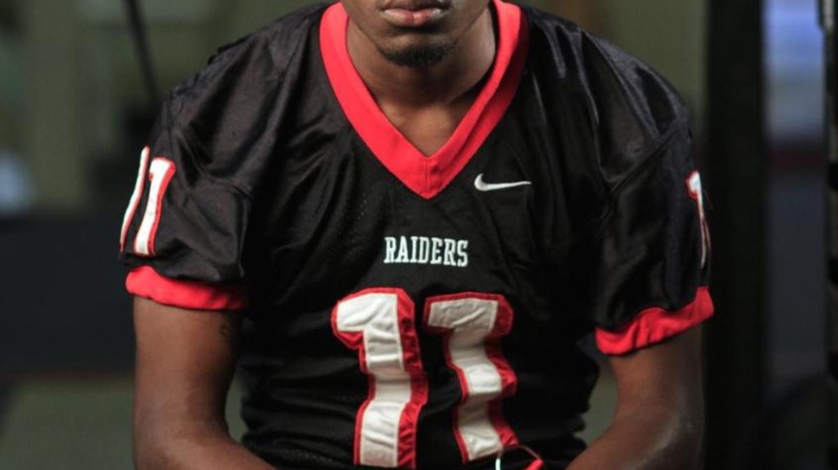 Tyrone Davis is a defensive back for Shaw.