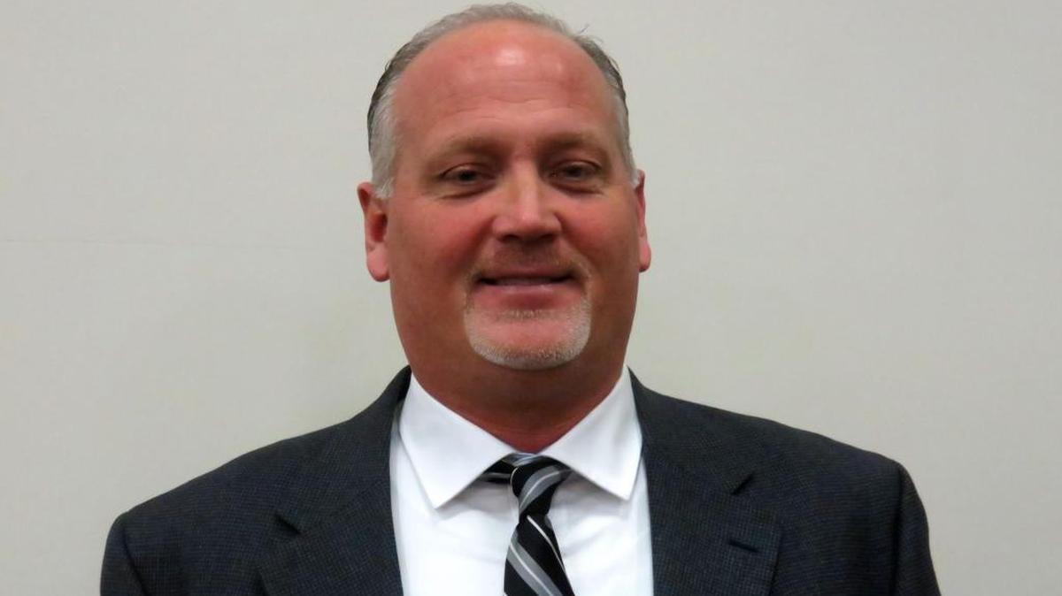 Former Beauregard assistant Mike Glisson has officially been hired as Smiths Station’s new head football coach