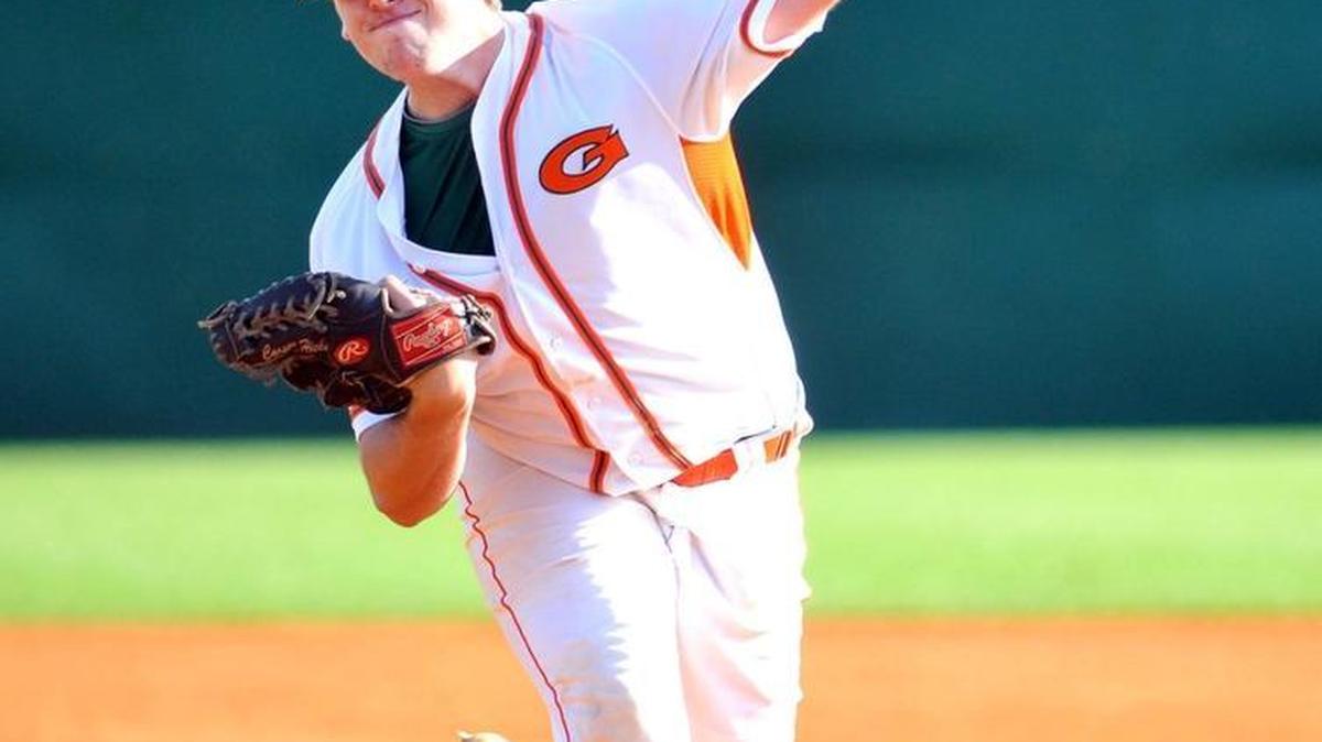 Glenwood’s Carson Hicks pitches in the fourth inning of the game against Lee-Scott in March.