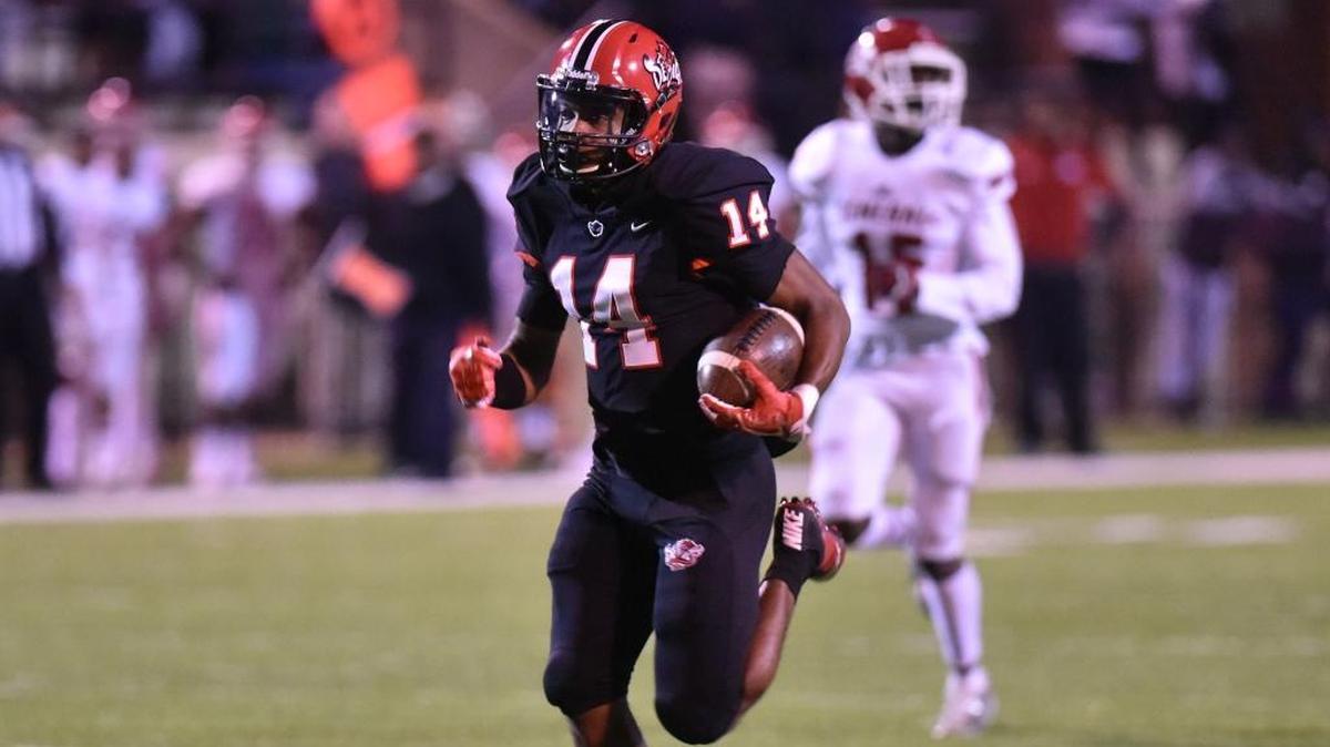 Central’s Derrick Moore breaks free for a 66-yard touchdown run Friday against Lee-Montgomery in the second round of the AHSAA football playoffs.